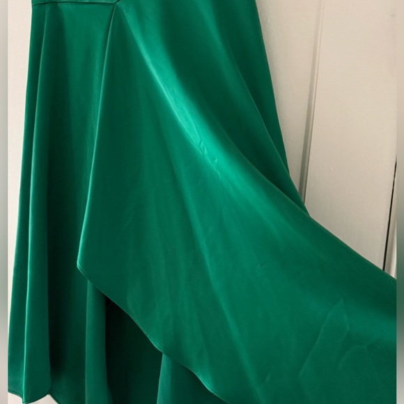 Zara Satin Midi Skirt In Emerald Green Holidays Festive - Picture 9 of 13